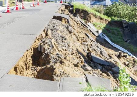 Landslide landslide disaster landslide typhoon disaster 58549239