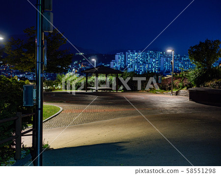 Naksan Park Seoul downtown night view Naksan Park Seoul downtown night view 58551298
