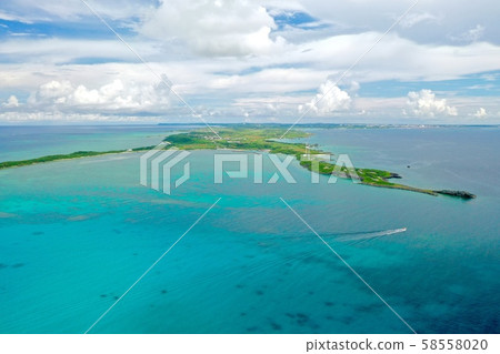 Aerial view of an Okinawan island with a drone Miyakojima Ikema Bridge Nishihei Anasaki Aerial view of an Okinawan island with a drone Miyakojima Ikema Bridge Nishihei Anasaki 58558020