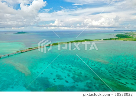 Aerial view of an Okinawan island with a drone Miyakojima Ikema Bridge Nishihei Anasaki Aerial view of an Okinawan island with a drone Miyakojima Ikema Bridge Nishihei Anasaki 58558022