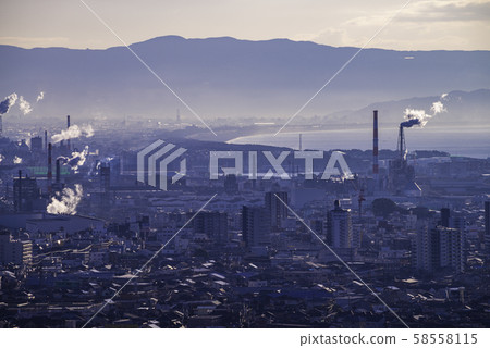 （靜岡縣）太陽升起的富士市工業區 58558115