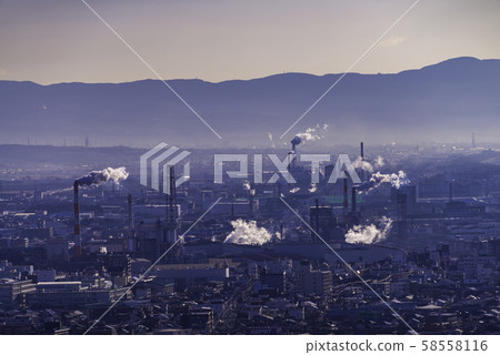 （靜岡縣）太陽升起的富士市工業區 58558116