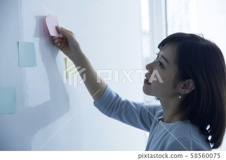 Meeting, business image, business woman 58560075