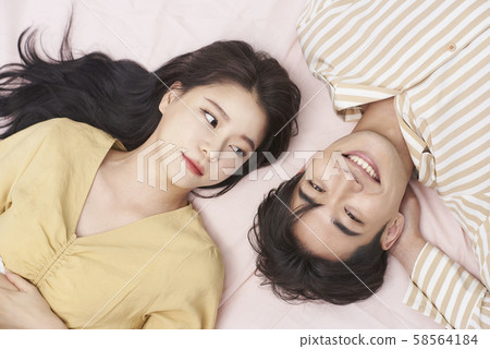 Lifestyle couple overhead view Lifestyle couple overhead view 58564184