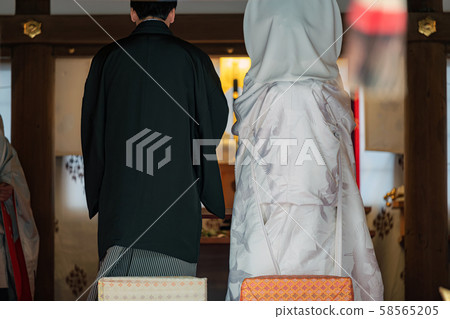 The scenery of the wedding ceremony in front The scenery of the wedding ceremony in front 58565205
