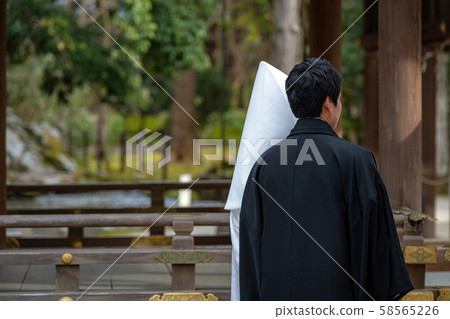The scenery of the wedding ceremony in front 58565226