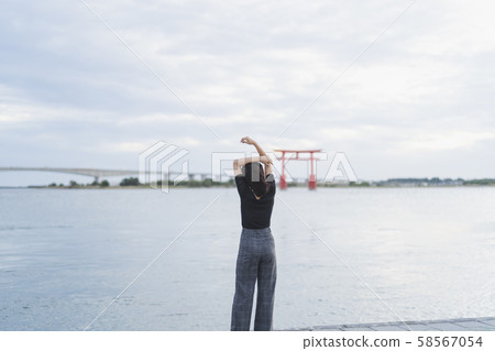 Women at dusk 58567054