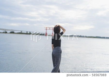 黃昏的女人 58567069