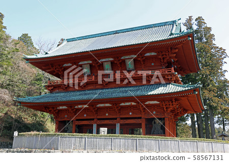 早春的世界遺產高野山大門 早春的世界遺產高野山大門 58567131