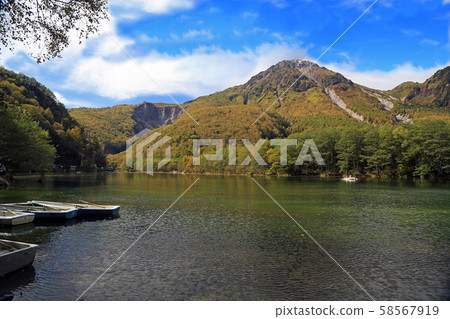 Kamikochi Autumn leaves (Nagano Prefecture) Kamikochi Autumn leaves (Nagano Prefecture) 58567919