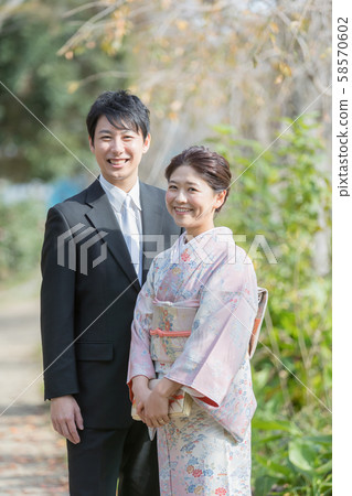 kimono, couple, person 58570602