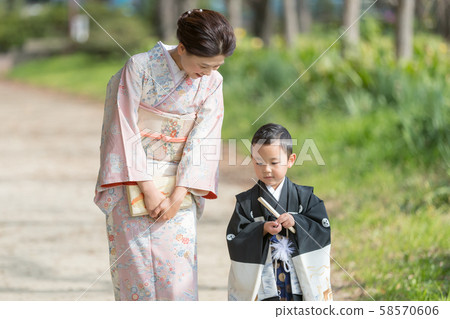 七五三母親男生 照片素材 圖片 圖庫
