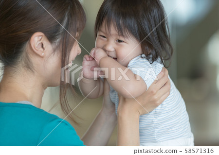 baby, infant, girl 58571316