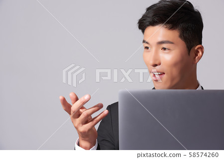 男性商務電腦 58574260