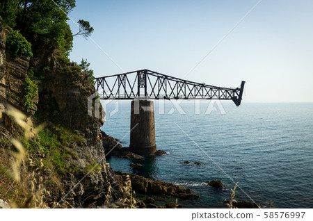 Old abandoned rusty iron loading bay, profile view 58576997