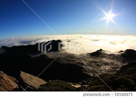 雲海日出 南湖大山 58580875