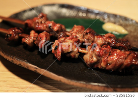 美味的烤雞肉串 美味的烤雞肉串 58581556