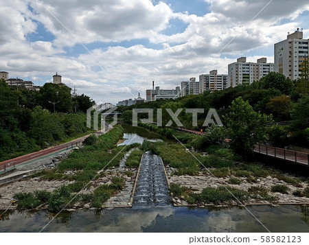 Uiheon Uiheon 58582123