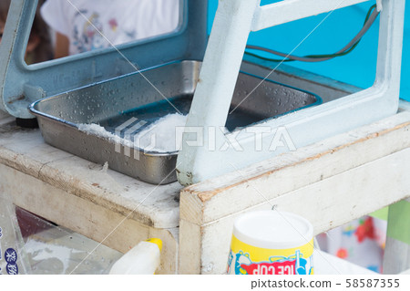 shaved ice  58587355