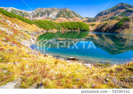 Murodo autumn scenery, Mikurigaike [Toyama Prefecture] 58590142