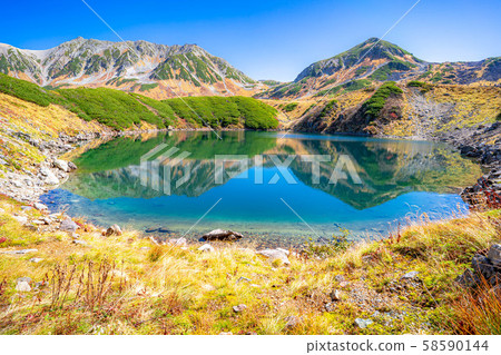 Murodo autumn scenery, Mikurigaike [Toyama Prefecture] 58590144