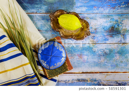 Sukkot Jewish festival of traditional religious 58591301