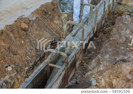 Borders with concrete installation process 58591509