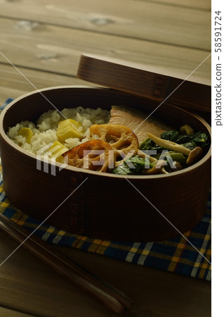 Bento (chestnut rice) 58591724