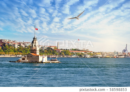 Maiden Tower in Bosphorus Strait under bright sun 58598853