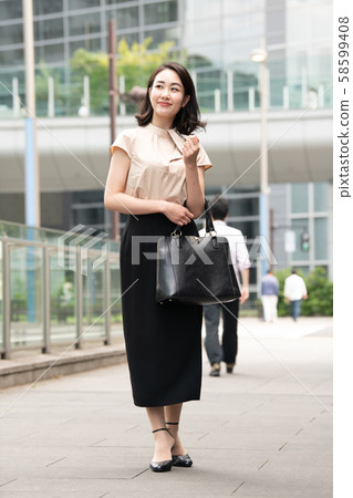 Urban Business Woman Commuter Street Corner Japanese Woman Full Body 58599408