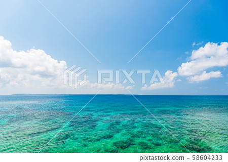 Beautiful sea of Miyakojima Beautiful sea of Miyakojima 58604233