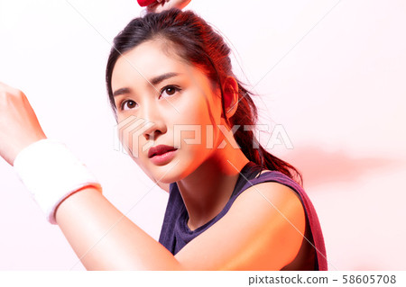女運動員羽毛球 女運動員羽毛球 58605708