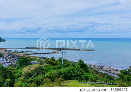 沿海岸行駛的教練：上越市，從海景山上越 58609262