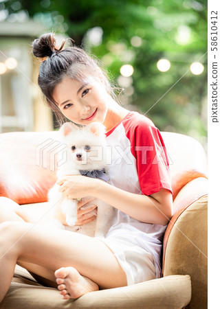 女性生活寵物 女性生活寵物 58610412