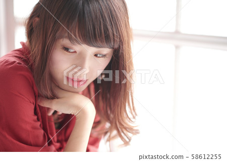 生活方式的女人肖像 生活方式的女人肖像 58612255