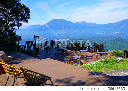 Mt. Kurohime and Mt. Myoko seen from Lake Nojiri Terrace, Nagano Prefecture Mt. Kurohime and Mt. Myoko seen from Lake Nojiri Terrace, Nagano Prefecture 58612285