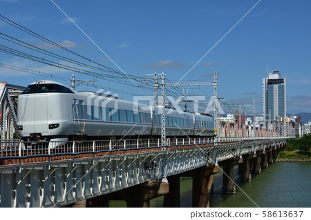 Stork of crossing the Kamogawa 58613637