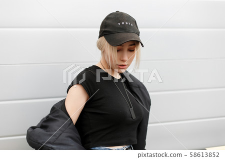 Stylish young beautiful woman Stylish young beautiful woman 58613852