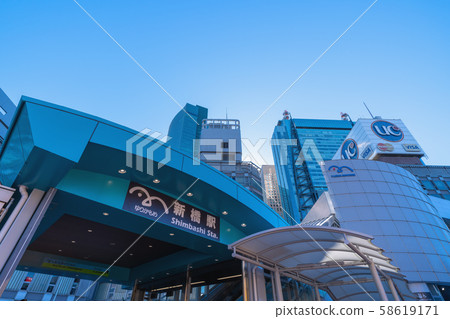 可以俯瞰新橋站的日本由里早上的東京城市景觀 58619171