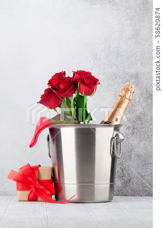 Valentine's day greeting card with roses 58620874