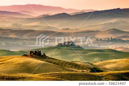 Tuscany Farmland with Villas and Villages 58623497