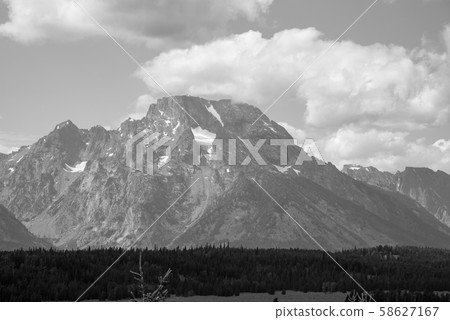 Grand Teton mountain range from a viewpoint Grand Teton mountain range from a viewpoint 58627167