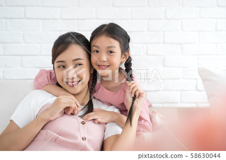 Parent and child lifestyle 58630044