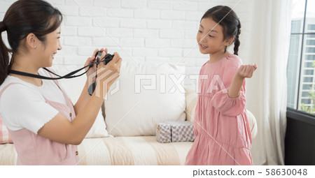 Parent and child lifestyle photography Parent and child lifestyle photography 58630048