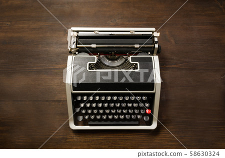 Old typewriter 58630324