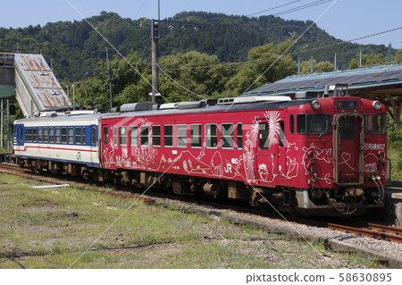 Tadami line (Koide station) that carries out special operations due to disasters Tadami line (Koide station) that carries out special operations due to disasters 58630895