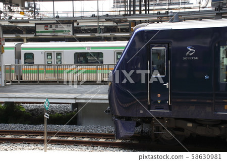 The Saikyo Line direct Sotetsu 12000 system that appeared at Shinagawa Station 58630981