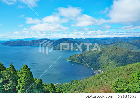 [Lake Biwa from Kasumigatake summit observatory] Iiura, Kinomotocho, Nagahama City, Shiga Prefecture 58634555