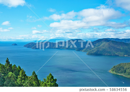 [Lake Biwa from Kasumigatake summit observatory] Iiura, Kinomotocho, Nagahama City, Shiga Prefecture 58634556