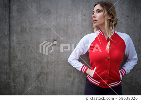 Portrait of fit and sporty young woman Portrait of fit and sporty young woman 58638020